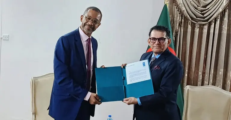ড. খলিলুর রহমান ও স্টিফেন রড্রিক্স